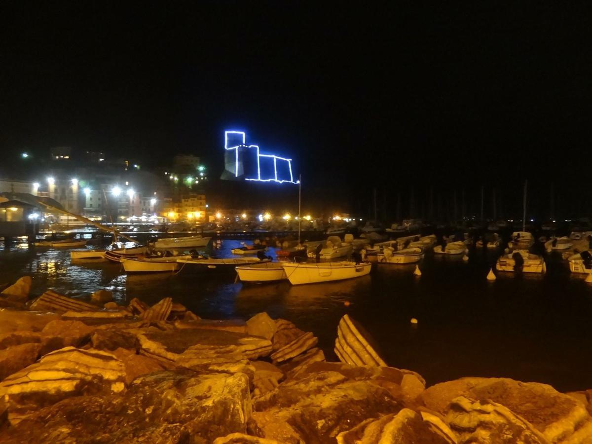 Affittacamere La Baia Di Леричи Экстерьер фото